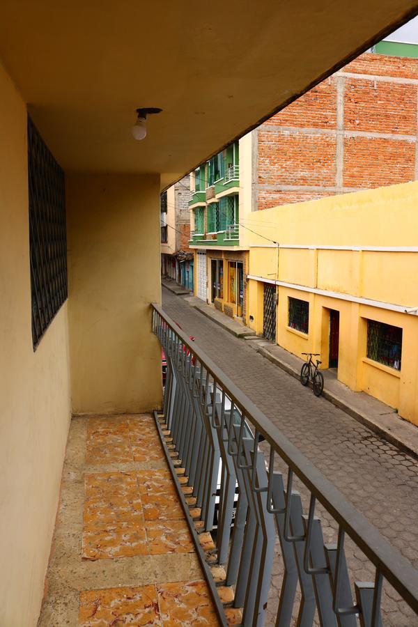 Hospedaje Los Ponchos Otavalo Exterior photo