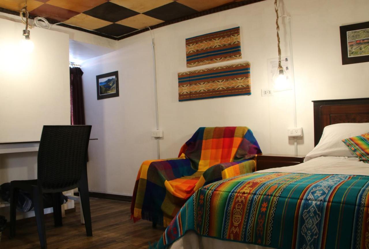 Hospedaje Los Ponchos Otavalo Exterior photo
