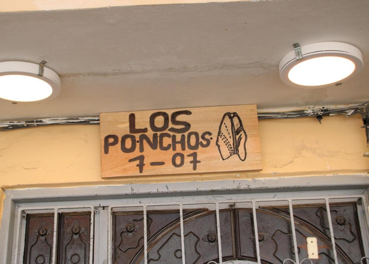 Hospedaje Los Ponchos Otavalo Exterior photo
